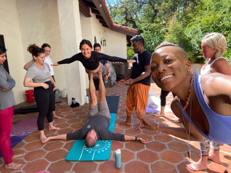 Acro Yoga copy 768x576