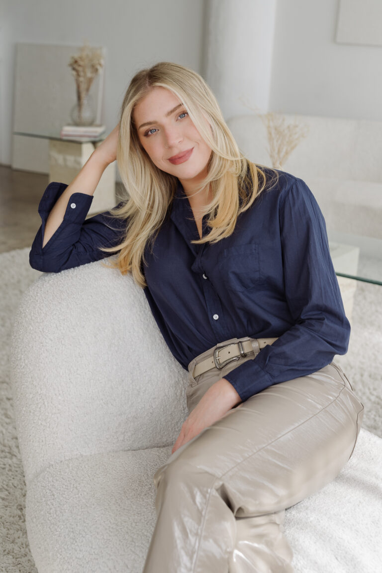 Erica Retouch 7 768x1151