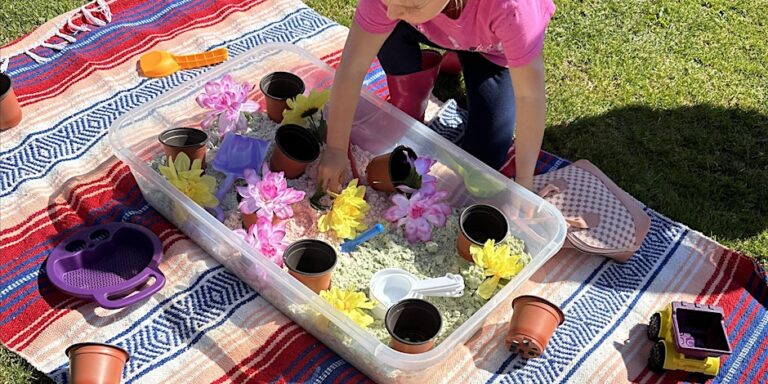 sensory bin 768x384