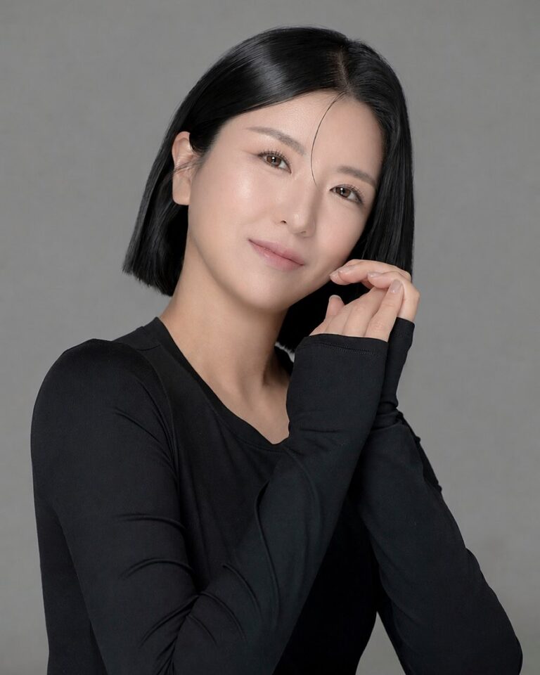 kiki 768x960